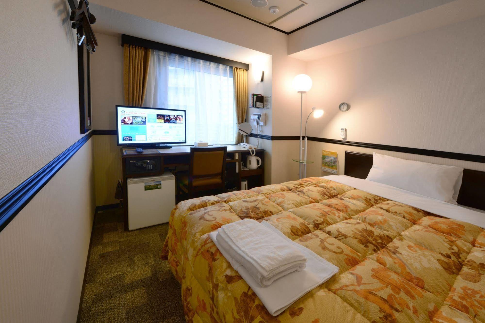 Toyoko Inn Kofu-Eki Minami-Guchi No.1 Exterior foto